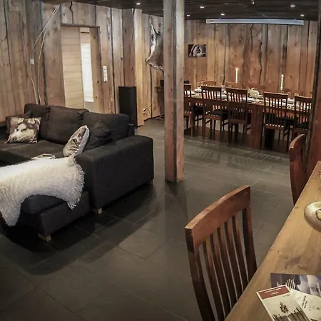 Paeaemaja Chalet 펜션 *