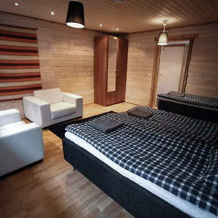 Paeaemaja Chalet * 로바니에미